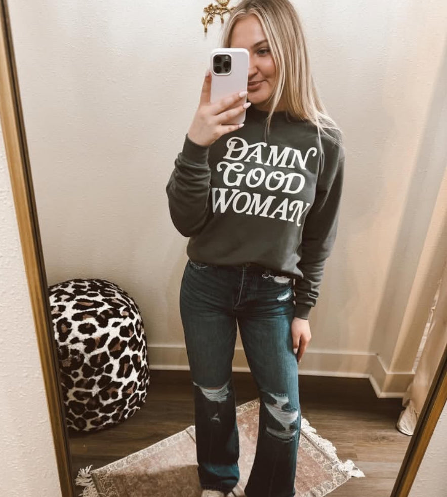 Ultra High Rise 90’s Wide Leg Flare Jeans