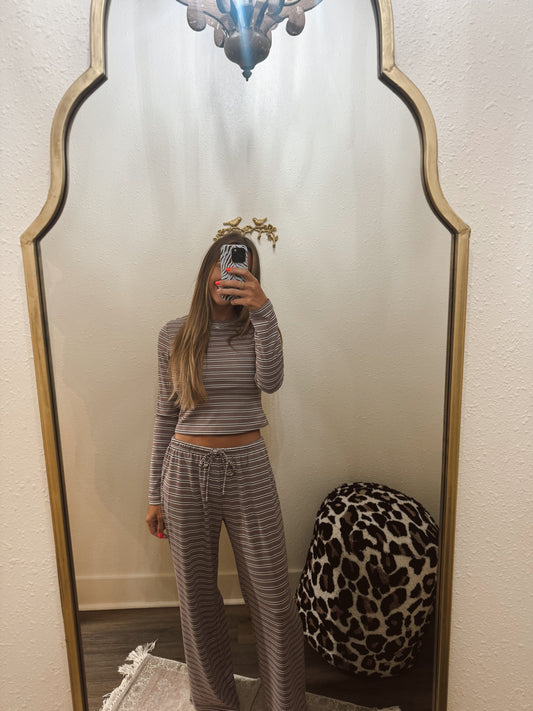 Cozy In Cabernet Set