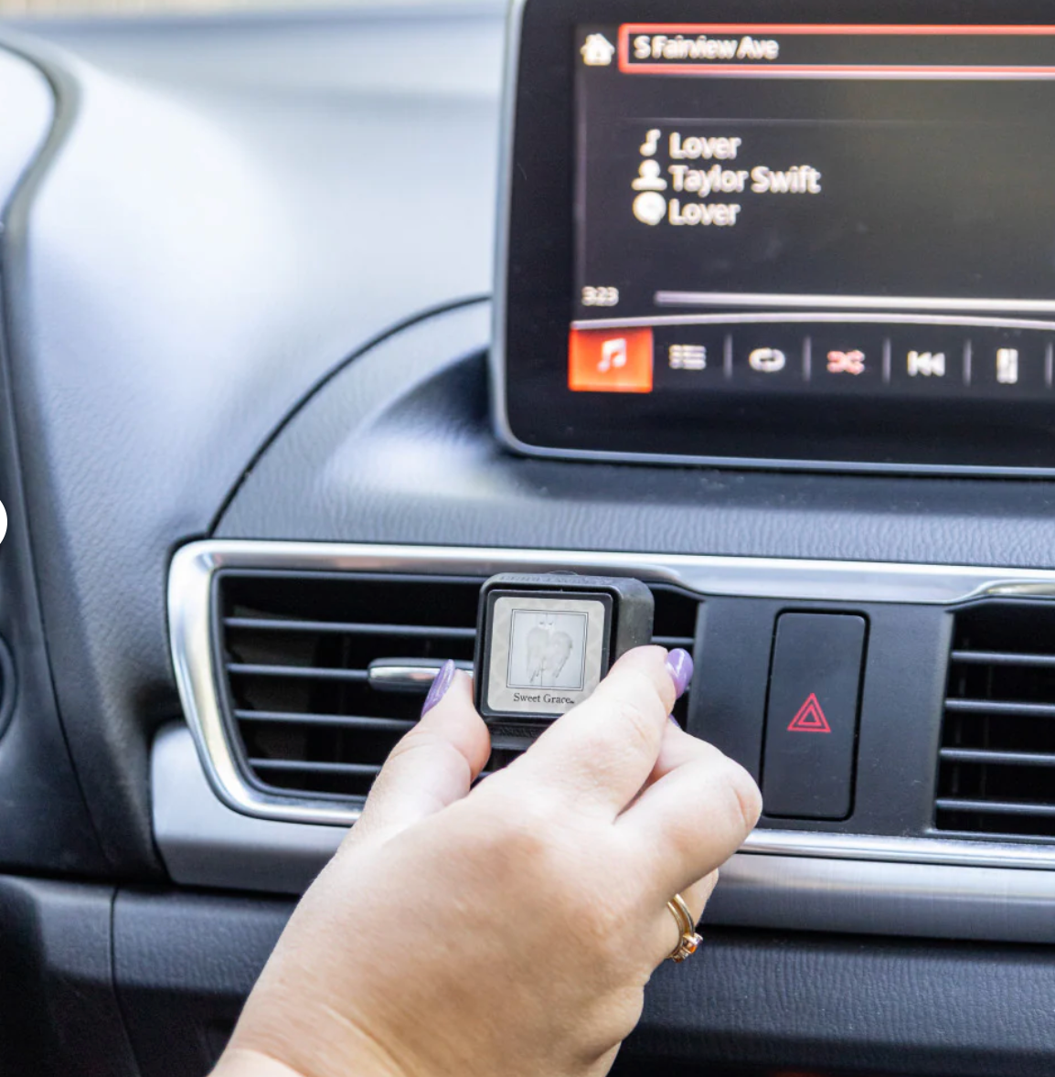 Bridgewater Auto Vent Clip